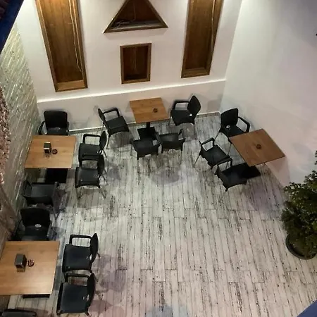 Victorious 2* Istanbul