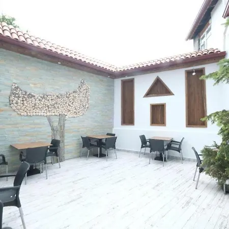 Victorious 2* Istanbul