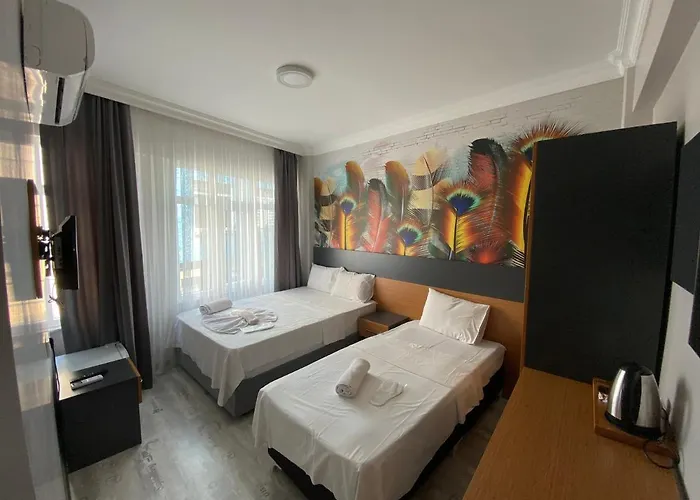 Отель Victorious 2*